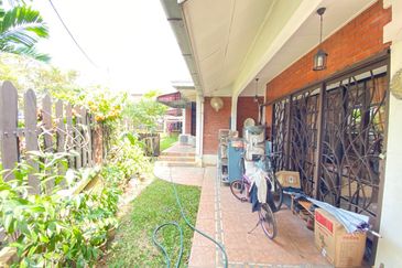 Corner Lot Double Storey Terrace House Bandar Sungai Long SL10 Cheras