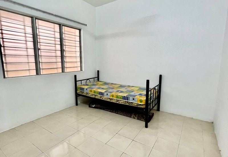 Residensi Bistaria, Ukay Bistari