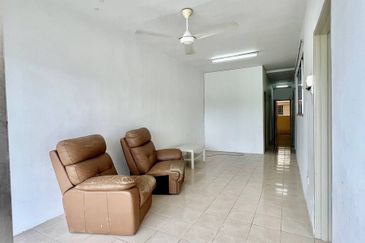 Residensi Bistaria, Ukay Bistari