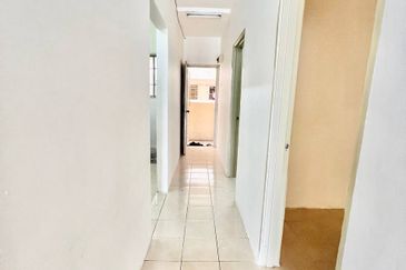 Residensi Bistaria, Ukay Bistari