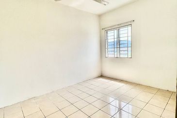 Residensi Bistaria, Ukay Bistari