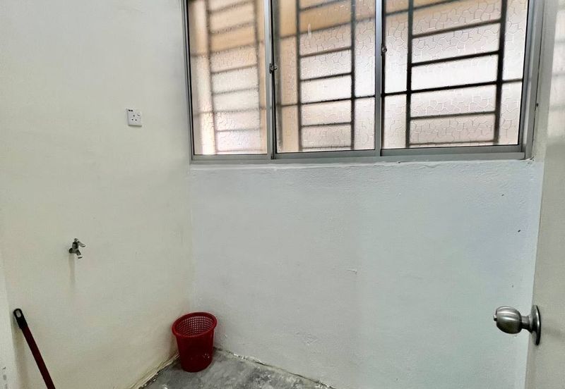 Residensi Bistaria, Ukay Bistari