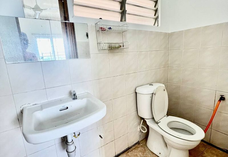 Residensi Bistaria, Ukay Bistari