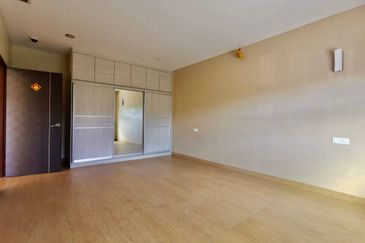 Jalan Suasana, Bandar Tun Hussein Onn