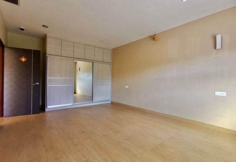 Jalan Suasana, Bandar Tun Hussein Onn