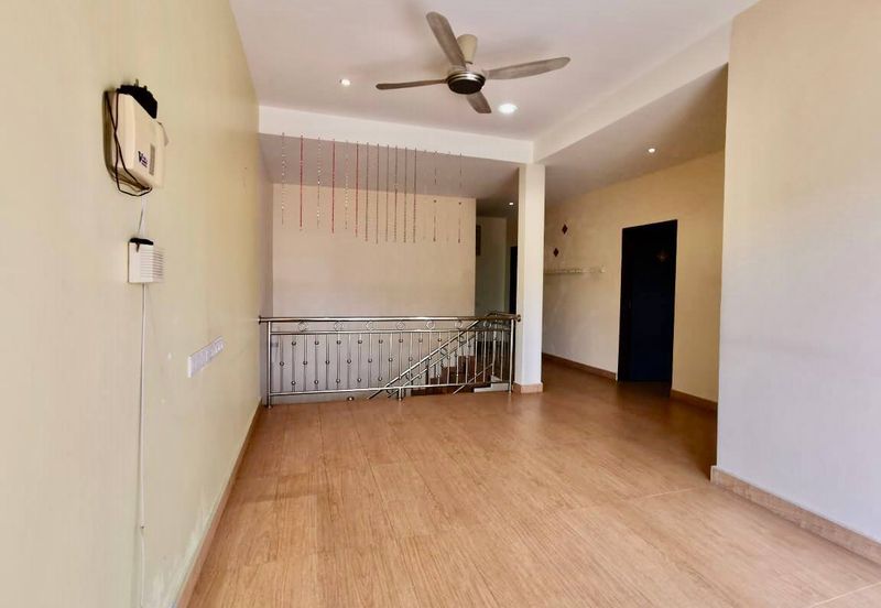 Jalan Suasana, Bandar Tun Hussein Onn