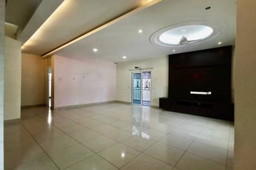 Jalan Suasana, Bandar Tun Hussein Onn