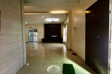 Jalan Suasana, Bandar Tun Hussein Onn