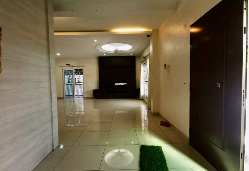 Jalan Suasana, Bandar Tun Hussein Onn