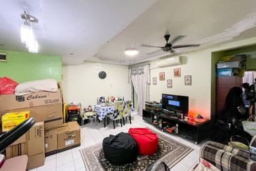 Sri Puteri (Earls Court), Ukay Perdana