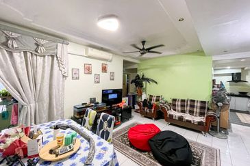 Sri Puteri (Earls Court), Ukay Perdana