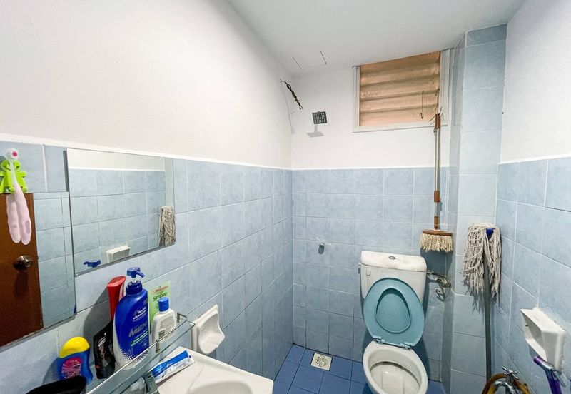 Sri Puteri (Earls Court), Ukay Perdana