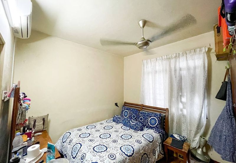 Sri Puteri (Earls Court), Ukay Perdana