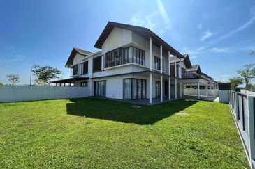 Tiana Elmina Gardens