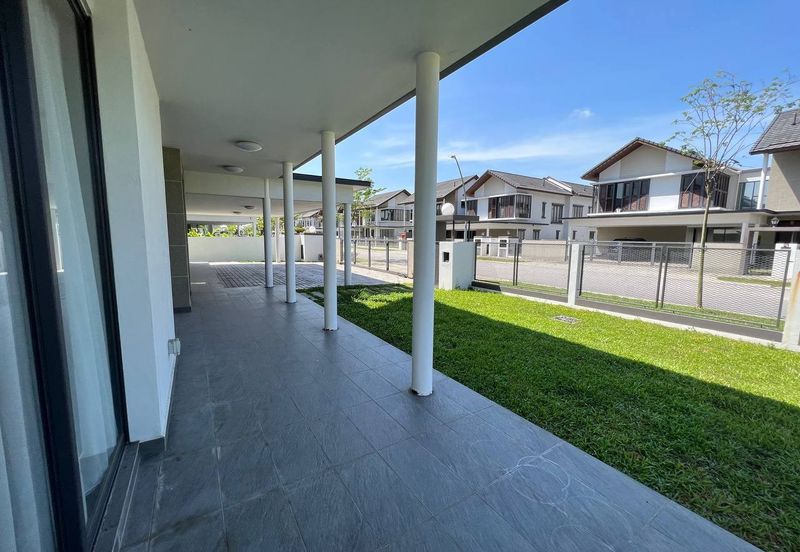 Tiana Elmina Gardens