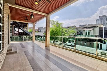 Bandar Tun Hussein Onn