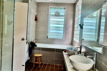 Bandar Tun Hussein Onn