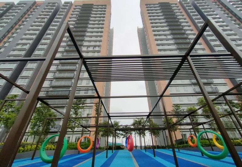 Lakefront Condominium | Emerald Hills @ Alam Damai