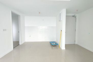 Lakefront Condominium | Emerald Hills @ Alam Damai