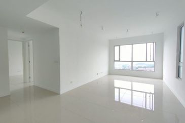 Lakefront Condominium | Emerald Hills @ Alam Damai