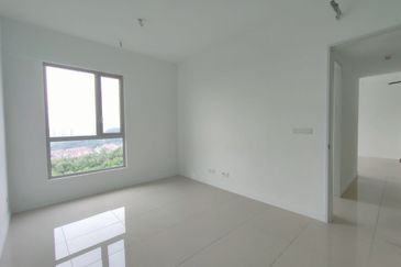 Lakefront Condominium | Emerald Hills @ Alam Damai