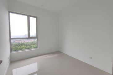 Lakefront Condominium | Emerald Hills @ Alam Damai