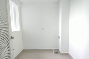 Lakefront Condominium | Emerald Hills @ Alam Damai