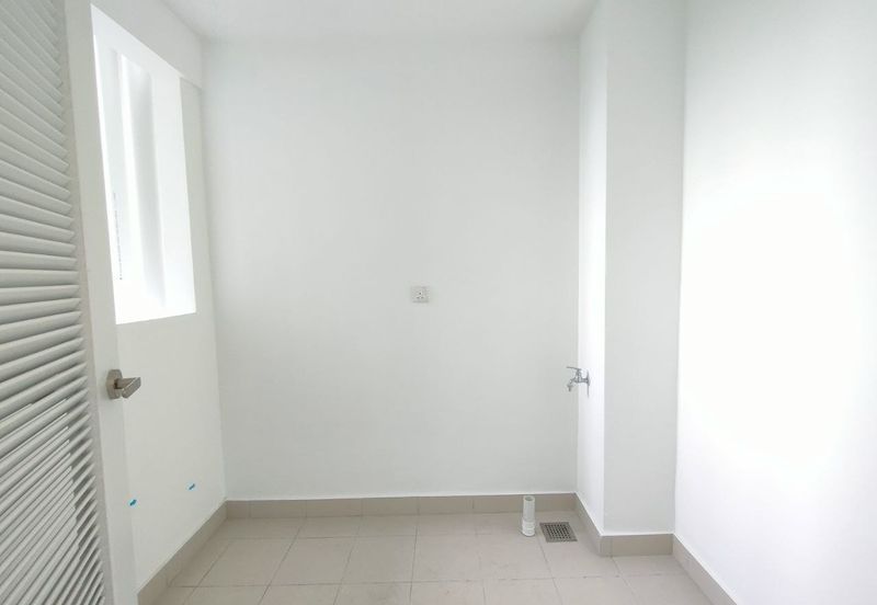 Lakefront Condominium | Emerald Hills @ Alam Damai