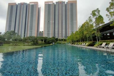 Lakefront Condominium | Emerald Hills @ Alam Damai