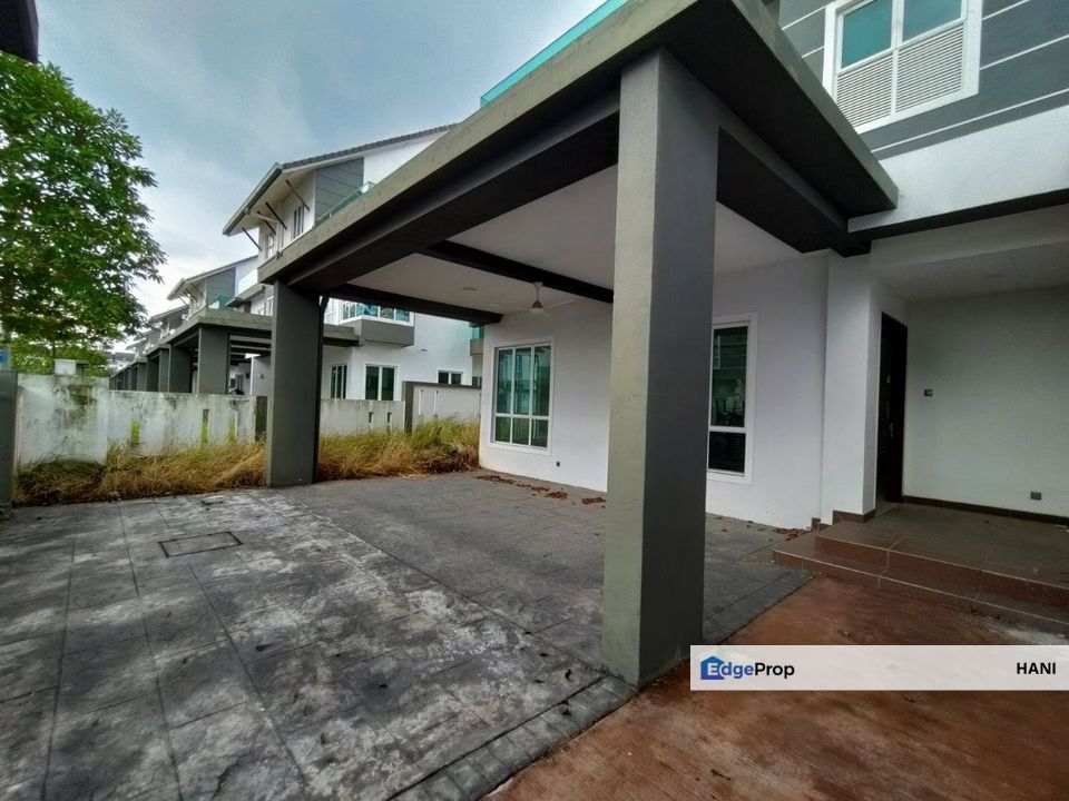 3 Storey Semi D House Impian Tropika Residences Shah Alam, Selangor, Shah Alam