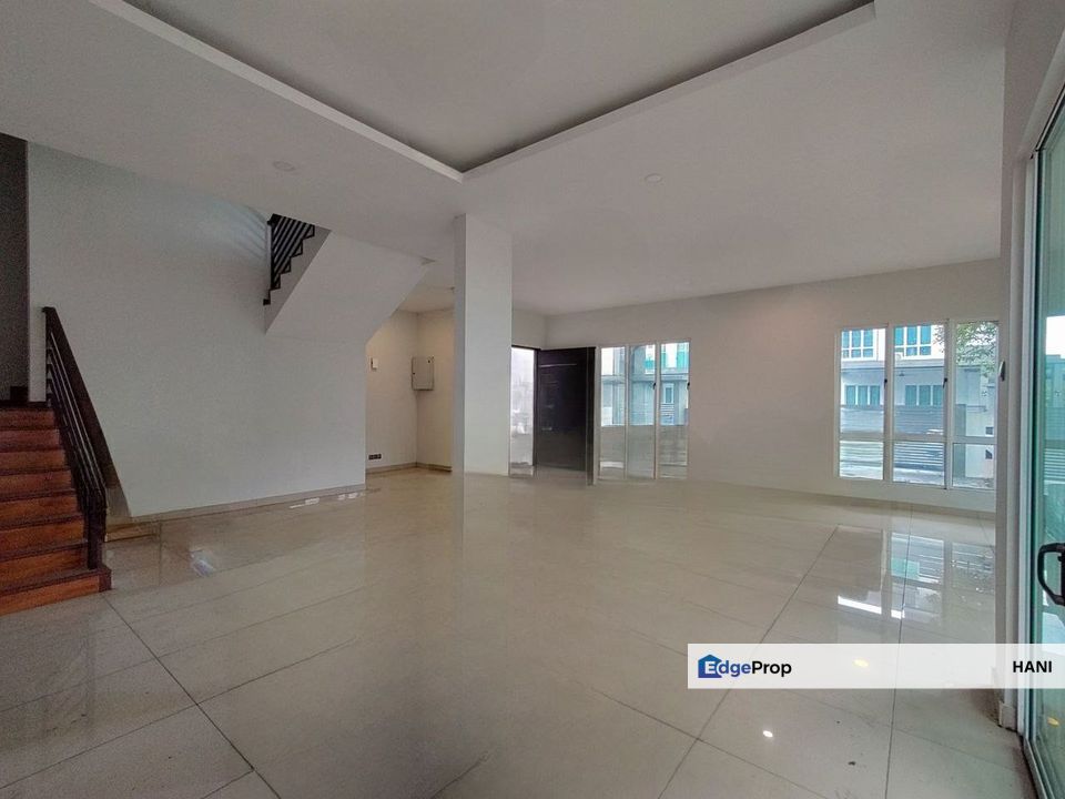 3 Storey Semi D House Impian Tropika Residences Shah Alam, Selangor, Shah Alam