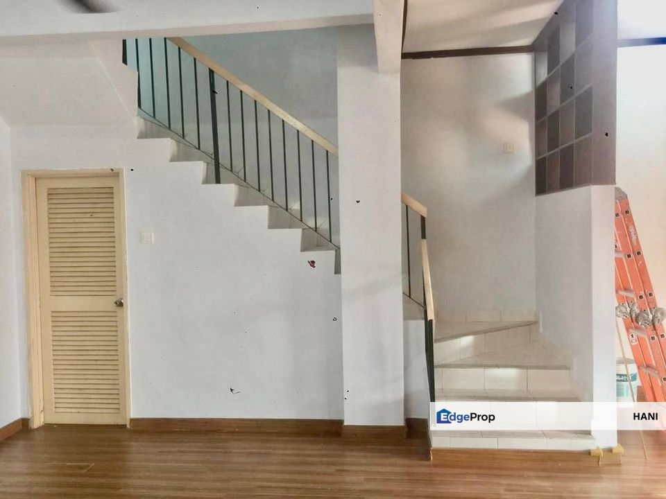End Lot Double Storey Terrace House Taman Prima Saujana, Selangor, Kajang