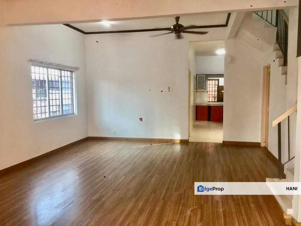 End Lot Double Storey Terrace House Taman Prima Saujana, Selangor, Kajang