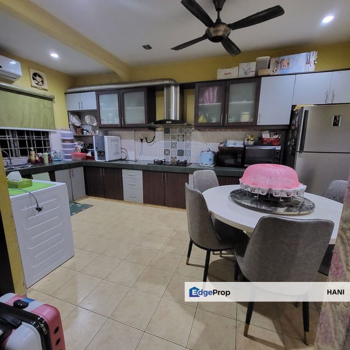 Renovated Double Storey Terrace House LEP 4 Lestari Putra Seri Kembangan, Selangor, Seri Kembangan