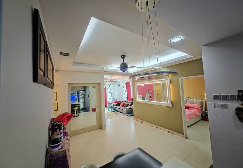 Villa Park Condominium