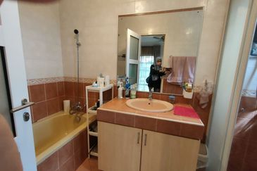 Bandar Tun Hussein Onn