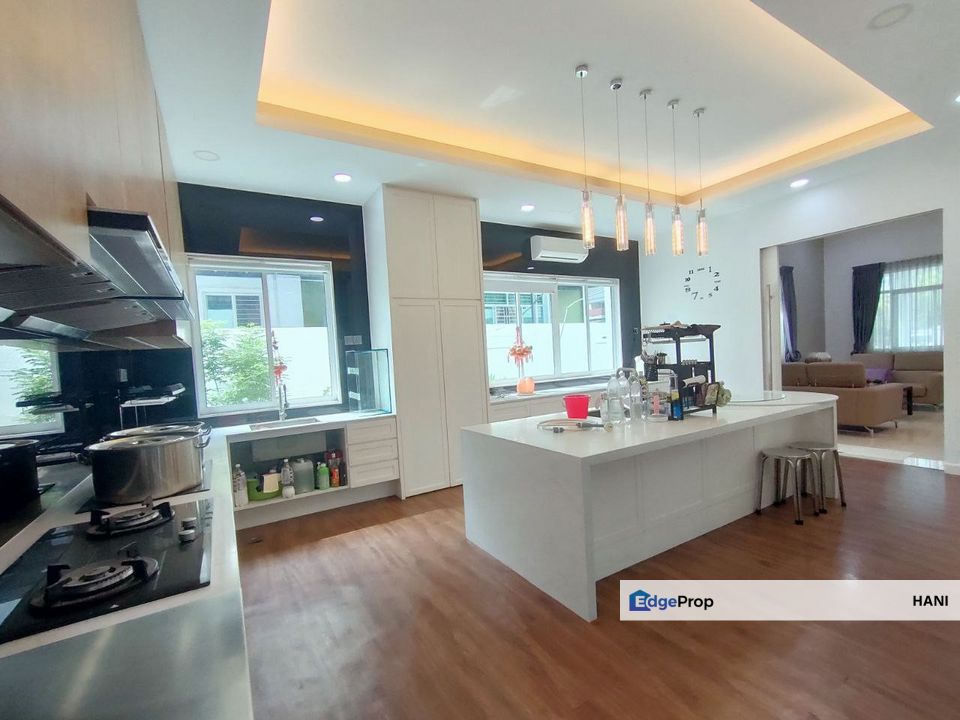 3 Storey Bungalow Taming Mutiara Bandar Sungai Long, Selangor, Bandar Sungai Long