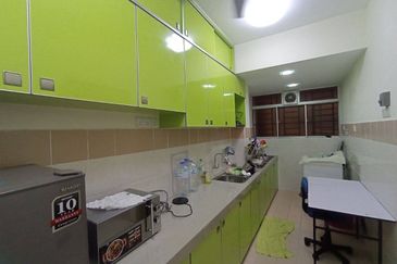 Residensi Bistaria, Ukay Bistari