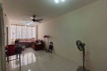 Residensi Bistaria, Ukay Bistari