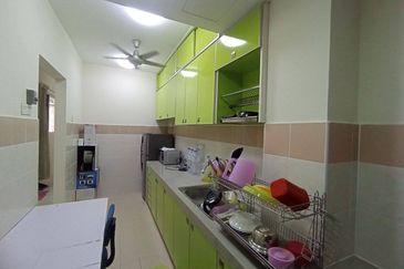 Residensi Bistaria, Ukay Bistari