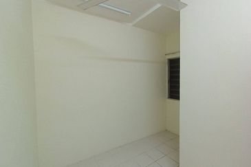 Residensi Bistaria, Ukay Bistari