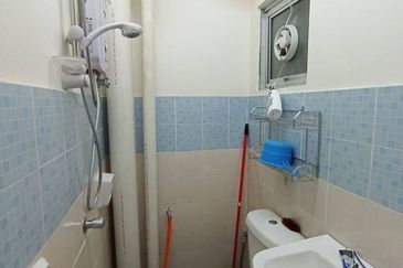 Residensi Bistaria, Ukay Bistari