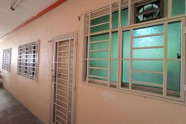 Residensi Bistaria, Ukay Bistari