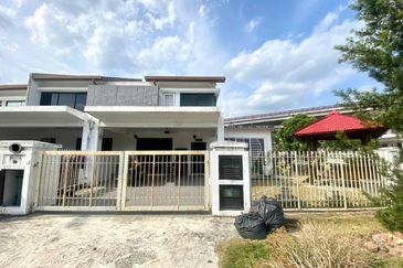 Corner Lot Double Storey Terrace House Bandar Sungai Long