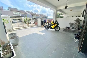 Corner Lot Double Storey Terrace House Bandar Sungai Long