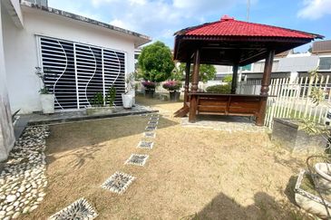 Corner Lot Double Storey Terrace House Bandar Sungai Long