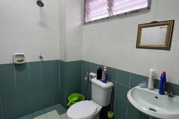 Below MV Corner Lot Double Storey Terrace House Seksyen U5 Subang Bestari