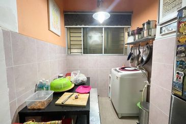 Residensi Bistaria, Ukay Bistari