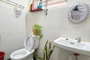 Residensi Bistaria, Ukay Bistari