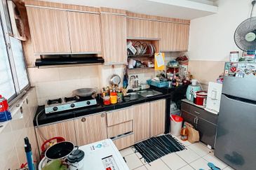 Residensi Bistaria, Ukay Bistari